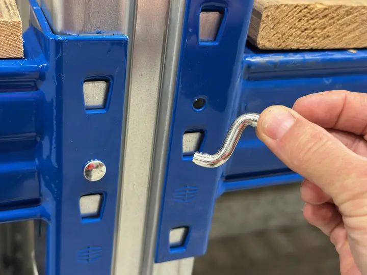 Reparatie magazijnstellingen