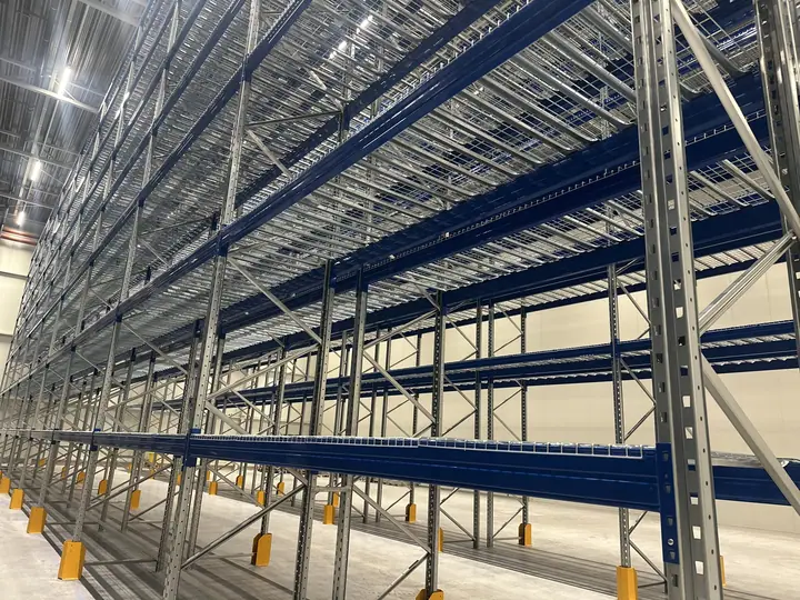 Magazijnstelling AIT Worldwide Logistics