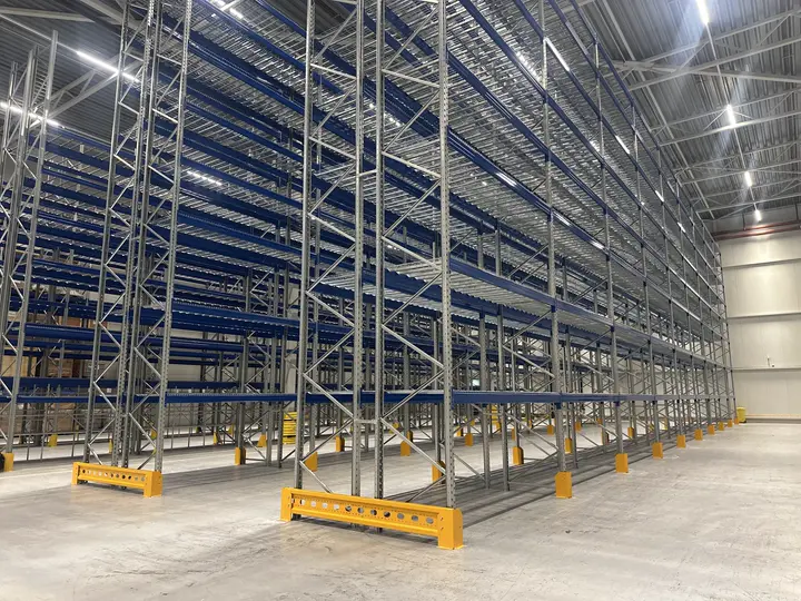 Magazijnstelling AIT Worldwide Logistics
