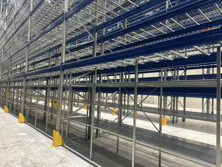 Magazijnstelling AIT Worldwide Logistics