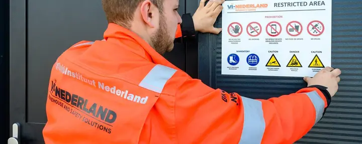 AED in het magazijn